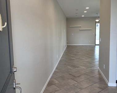 1941 W Stagecoach Street - Photo Thumbnail 3