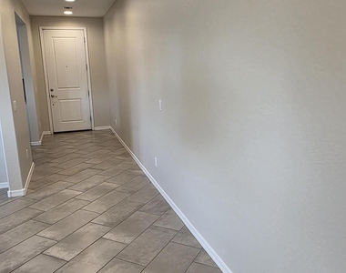 1941 W Stagecoach Street - Photo Thumbnail 16