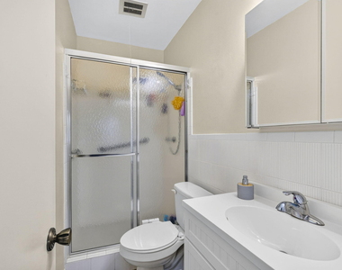 400 S Cypress Road - Photo Thumbnail 16