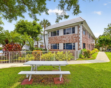 400 S Cypress Road - Photo Thumbnail 23