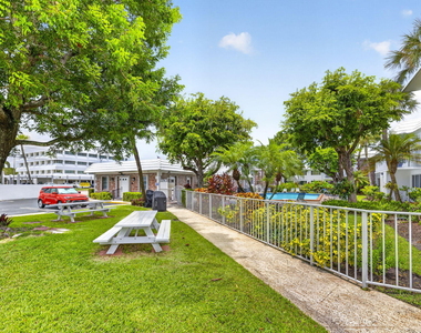 400 S Cypress Road - Photo Thumbnail 22