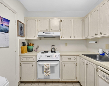 400 S Cypress Road - Photo Thumbnail 8