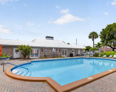 400 S Cypress Road - Photo Thumbnail 18