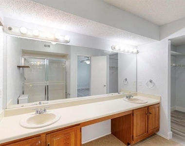 846 Creekside Drive - Photo Thumbnail 13