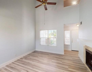 846 Creekside Drive - Photo Thumbnail 5