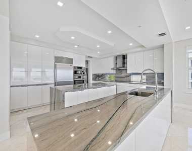 2070 N Ocean Boulevard - Photo Thumbnail 13