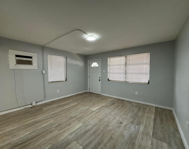 304 Nw 14th Avenue - Photo Thumbnail 4