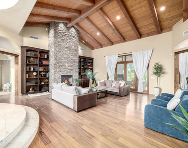 5276 N Winchester Road - Photo Thumbnail 7