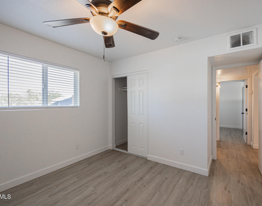 715 N 12th Avenue - Photo Thumbnail 10