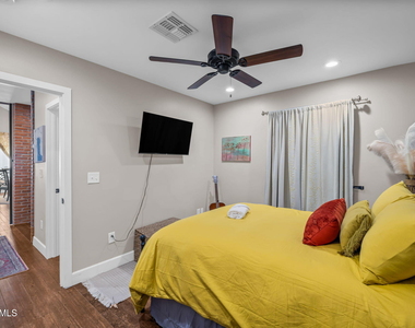 4402 E Turney Avenue - Photo Thumbnail 27