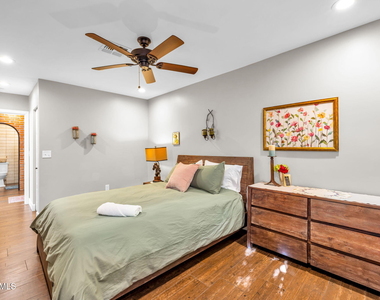 4402 E Turney Avenue - Photo Thumbnail 24