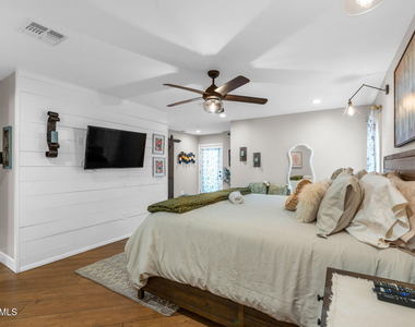 4402 E Turney Avenue - Photo Thumbnail 18