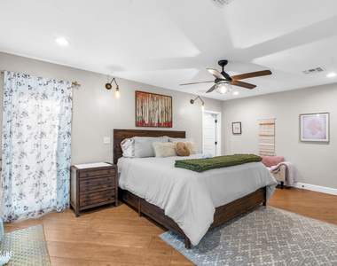4402 E Turney Avenue - Photo Thumbnail 17