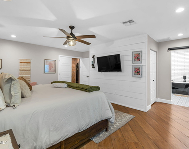 4402 E Turney Avenue - Photo Thumbnail 19