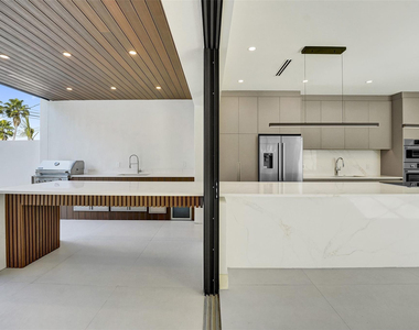 1525 Ne 15th Avenue - Photo Thumbnail 17