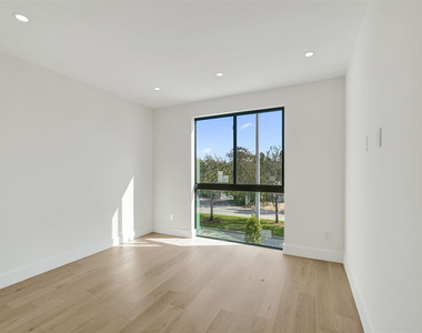 1525 Ne 15th Avenue - Photo Thumbnail 32