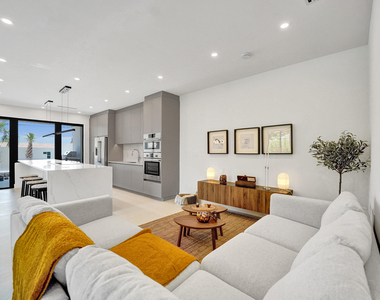 1525 Ne 15th Avenue - Photo Thumbnail 6