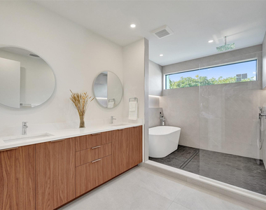 1525 Ne 15th Avenue - Photo Thumbnail 30