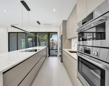 1525 Ne 15th Avenue - Photo Thumbnail 16