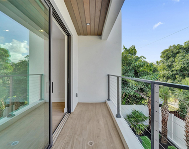1525 Ne 15th Avenue - Photo Thumbnail 28