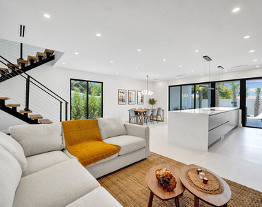 1525 Ne 15th Avenue - Photo Thumbnail 7