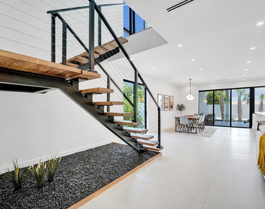 1525 Ne 15th Avenue - Photo Thumbnail 5