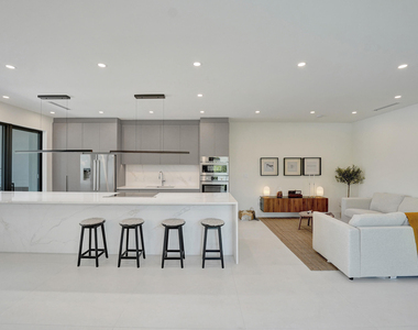 1525 Ne 15th Avenue - Photo Thumbnail 13