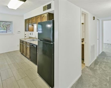 1306 Clearview Drive - Photo Thumbnail 12