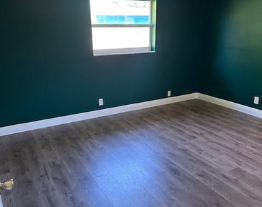 4570 Barrett Street - Photo Thumbnail 7