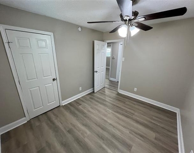 1982 Oak Hill Circle - Photo Thumbnail 13