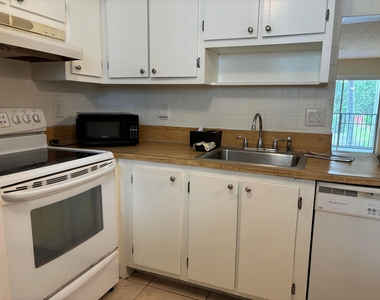 7501 Nw 16th Street - Photo Thumbnail 3