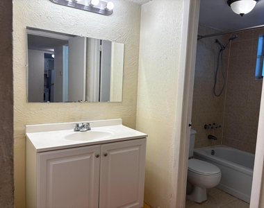 7501 Nw 16th Street - Photo Thumbnail 4