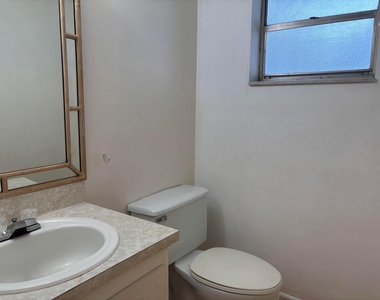 7501 Nw 16th Street - Photo Thumbnail 12