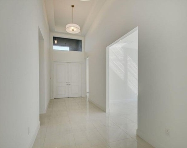 12832 Veneto Springs Drive - Photo Thumbnail 5