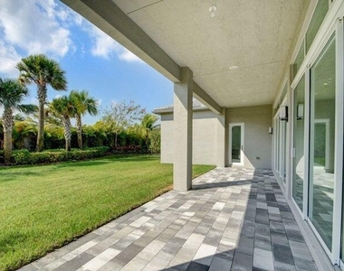 12832 Veneto Springs Drive - Photo Thumbnail 35