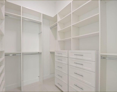 12832 Veneto Springs Drive - Photo Thumbnail 15