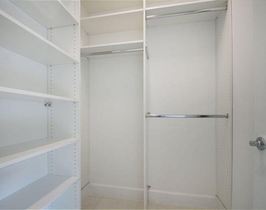 12832 Veneto Springs Drive - Photo Thumbnail 30