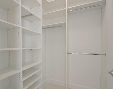 12832 Veneto Springs Drive - Photo Thumbnail 21