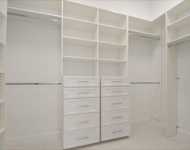 12832 Veneto Springs Drive - Photo Thumbnail 16