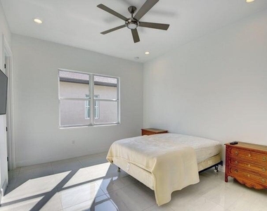 12832 Veneto Springs Drive - Photo Thumbnail 28