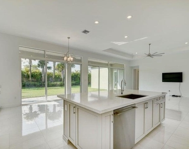 12832 Veneto Springs Drive - Photo Thumbnail 7