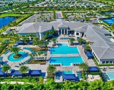 12832 Veneto Springs Drive - Photo Thumbnail 49