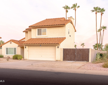 5625 E Tierra Buena Lane - Photo Thumbnail 2