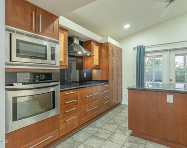 5625 E Tierra Buena Lane - Photo Thumbnail 18
