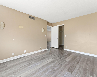 4080 Tivoli Court - Photo Thumbnail 18