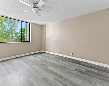 4080 Tivoli Court - Photo Thumbnail 12