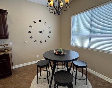 15264 W Georgia Drive - Photo Thumbnail 9
