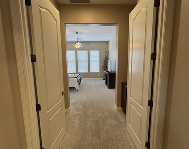 15264 W Georgia Drive - Photo Thumbnail 17