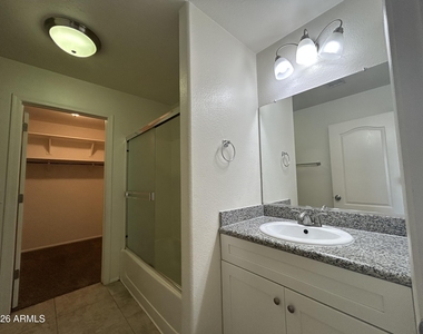 447 W Corriente Court - Photo Thumbnail 3