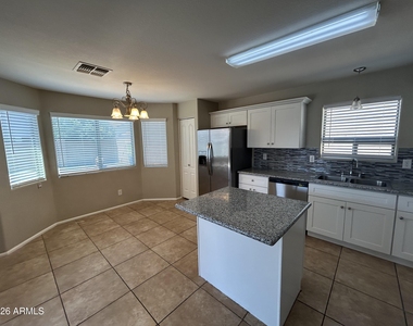 447 W Corriente Court - Photo Thumbnail 2